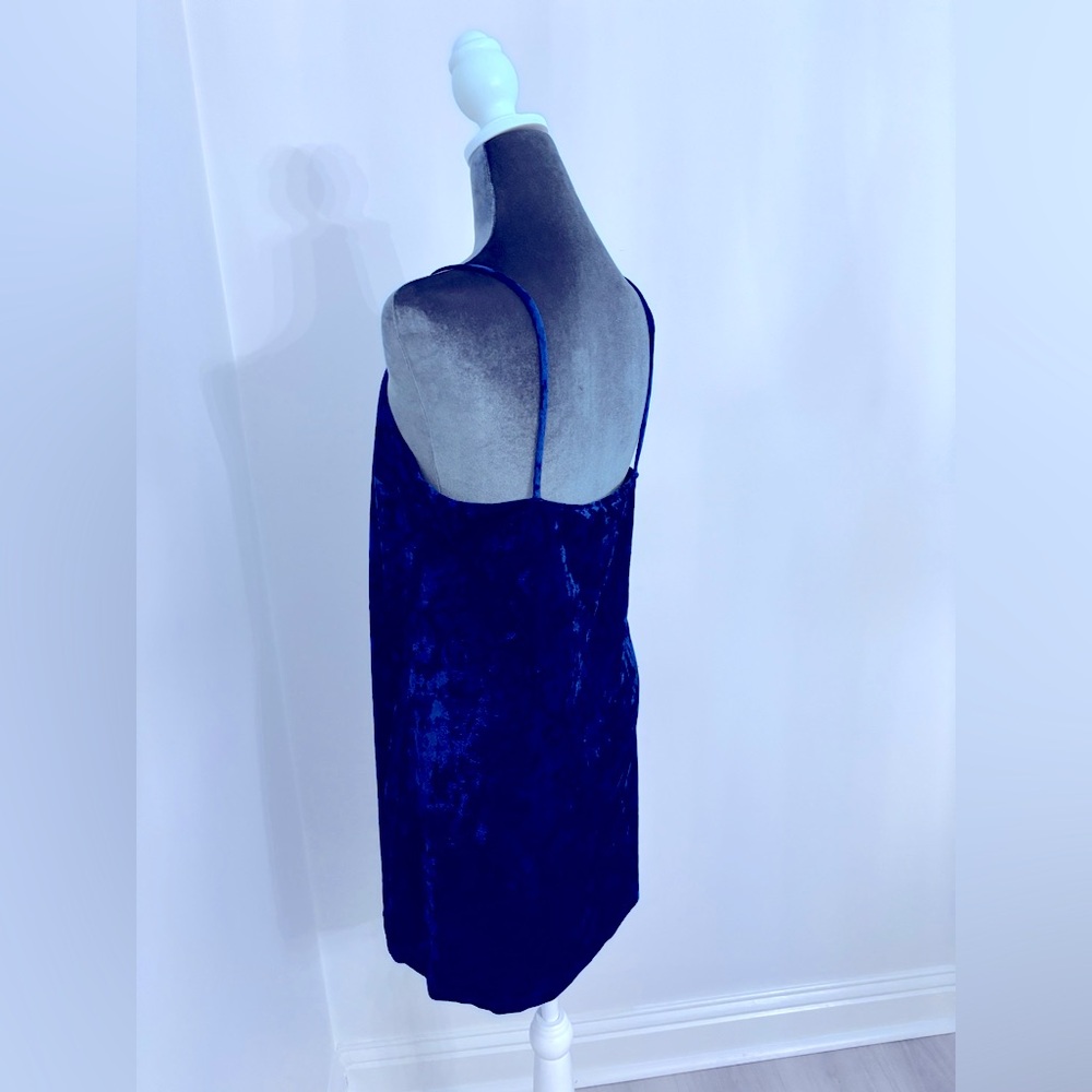 Forever 21 Blue “Crushed Velvet” Strappy Mini Size M - Picture 5 of 11